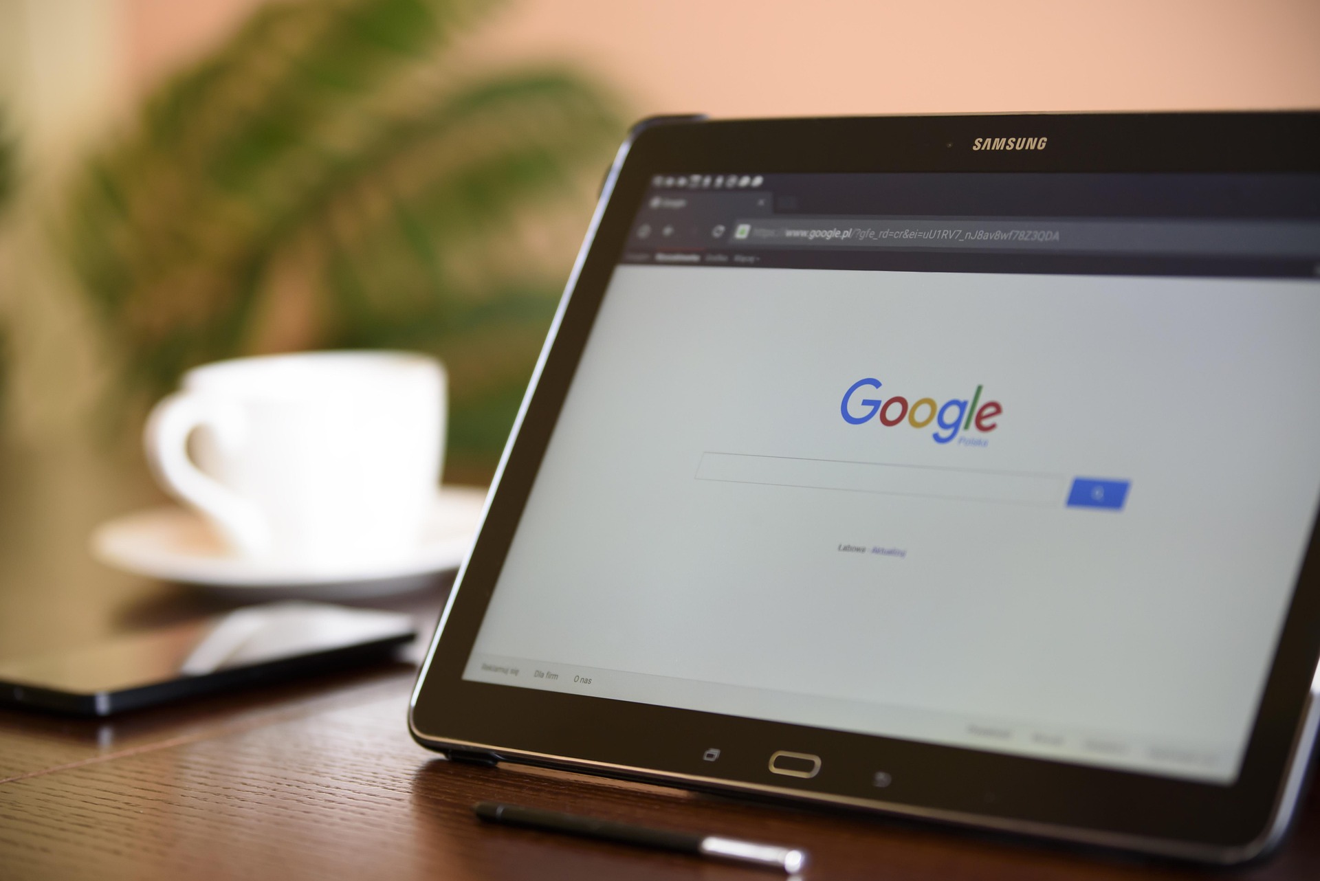 Pariuri pe „ce caută lumea”. Un  inginer Google a făcut o avere, folosind informații din interior