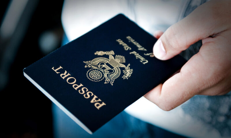 SUA pregătește reguli noi pentru pașapoartele copiilor. Măsura îi poate viza și pe românii din America