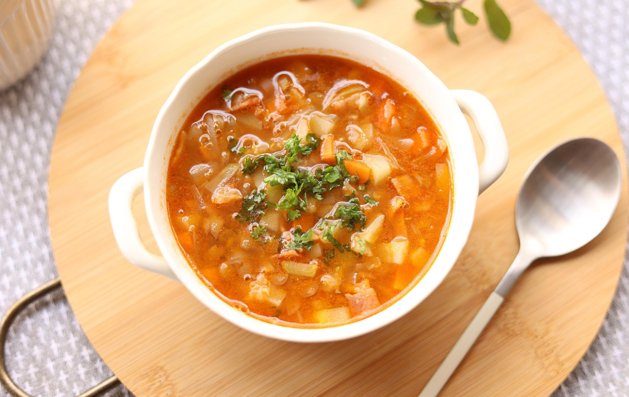 Trei rețete de supe ideale pentru sezonul rece. Fac minuni în perioadele în care te confrunți cu răceala
