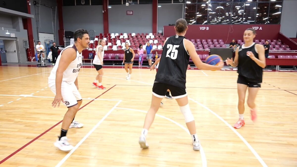 Șeful Rapidului a schimbat costumul de președinte cu echipamentul de baschet