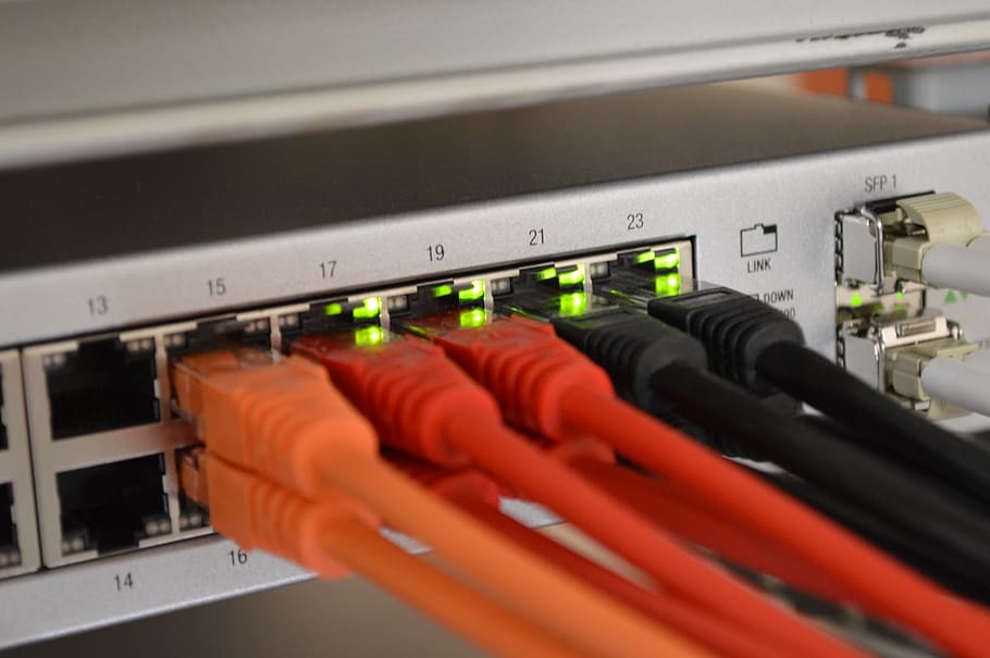 Ce cablu fibră optică să folosești, în funcție de proiectul pe care îl dezvolți?