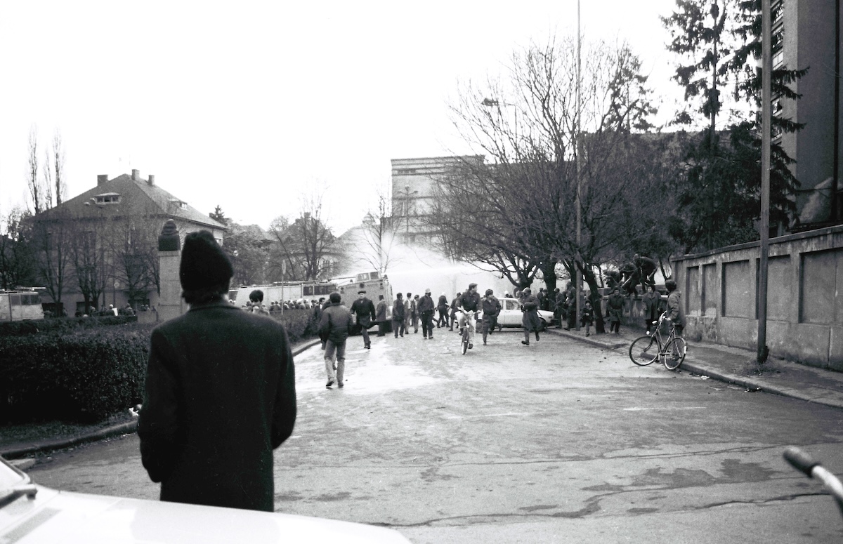 17 decembrie 1989 (II). Timișoara sub asediu. O după-amiază înecată în sânge