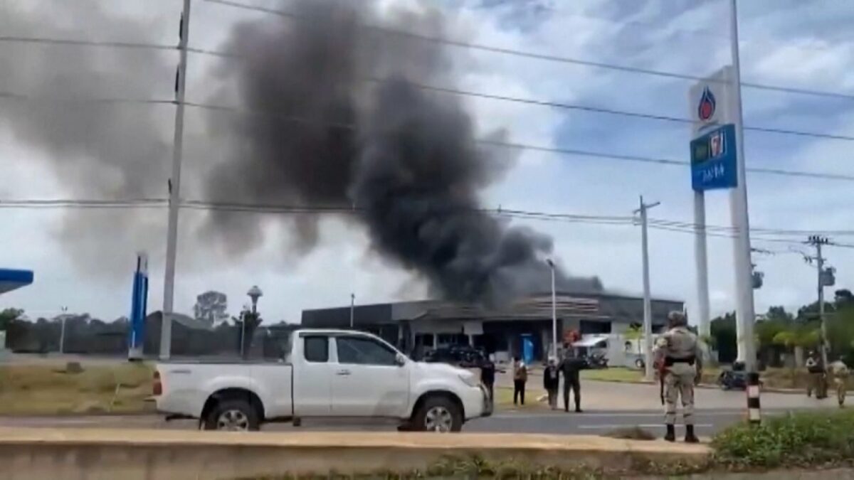 Thailanda a lansat atacuri aeriene la granița cu Cambodgia. Un mort și mai mulți răniți