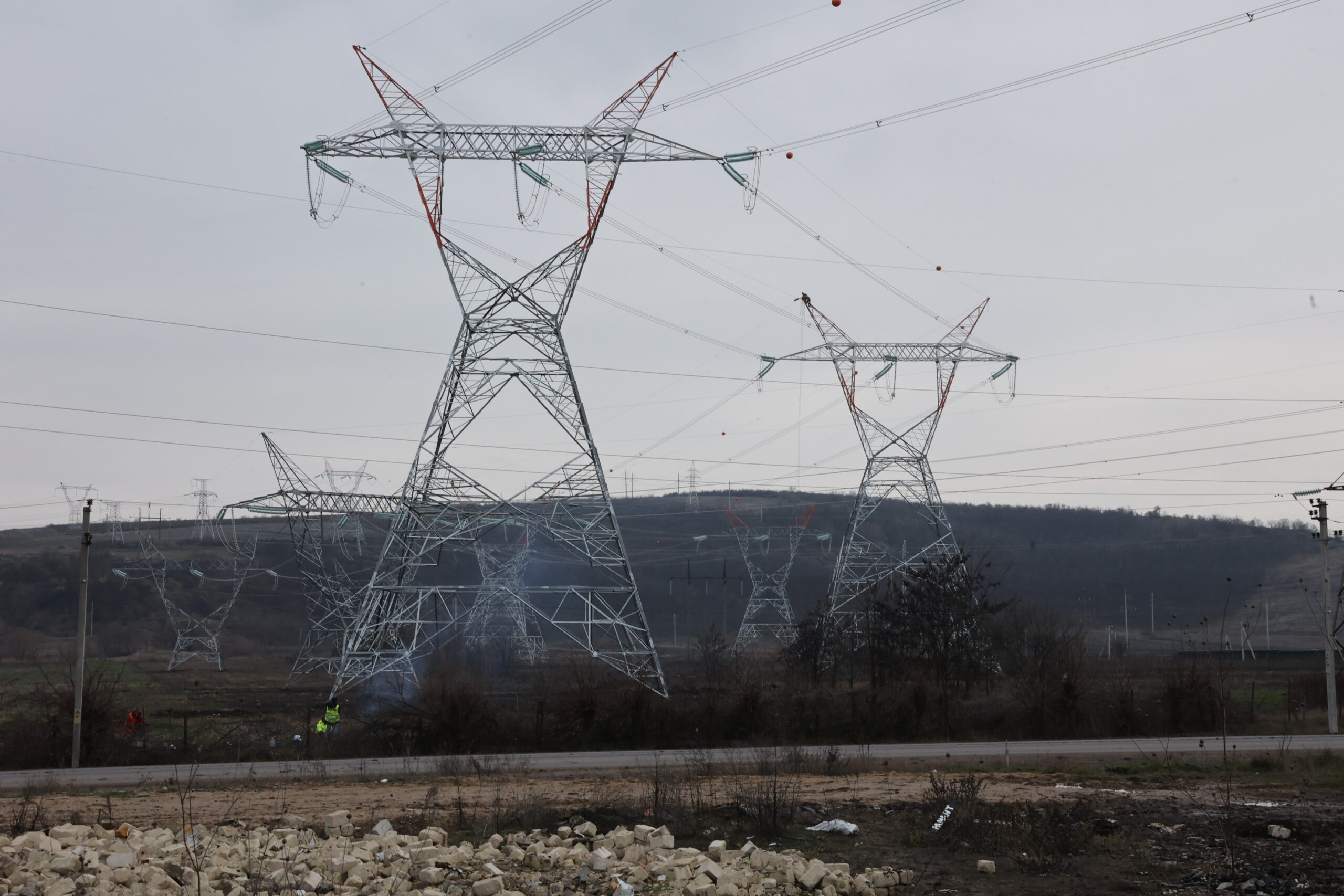 Ministrul Energiei: Atacurile asupra Ucrainei a obligat Chișinăul să importe 270 MW din România, cost estimat 300–400 €/MWh