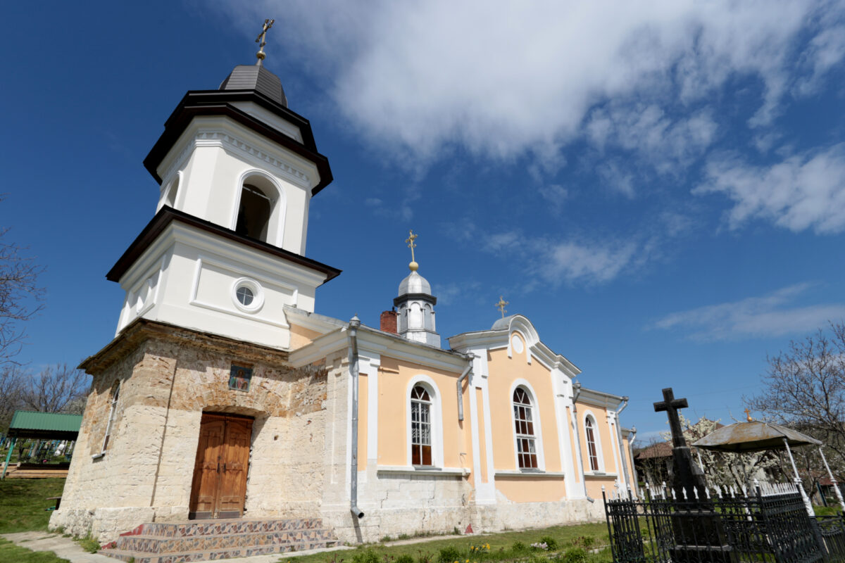 Parohia din Ghidighici câștigă o nouă bătălie juridică. Instanța confirmă trecerea de la Mitropolia Moldovei la Mitropolia Basarabiei