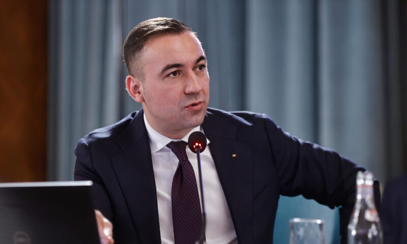 Prețurile la motorină s-au scumpit nou. Bogdan Ivan cere verificări pentru o posibilă speculă
