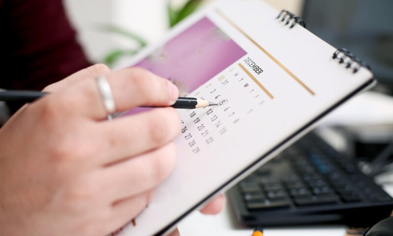Cum mișcările sindicale și motivele religioase au făcut ca sâmbăta și duminica să fie libere