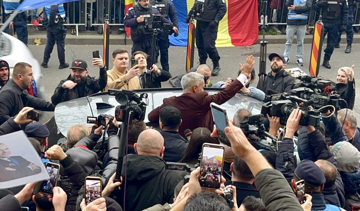 Alianță surprinzătoare pe scena politică, dacă George Simion pică în sondaje. Călin Georgescu este din nou în centrul atenției