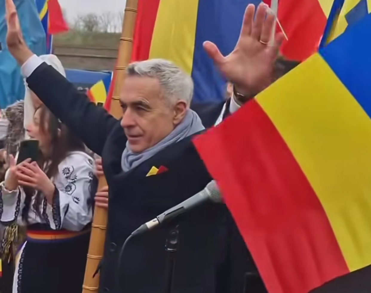 Călin Georgescu, cercetat în mai multe dosare, critică Guvernul după ce a ieșit din secția de Poliție