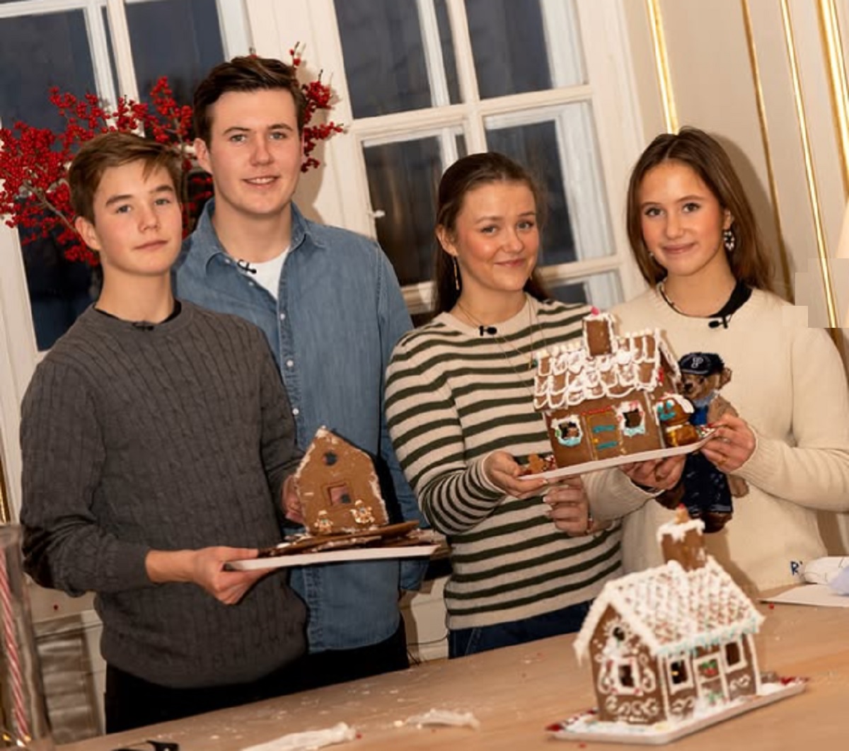 Frați versus surori. Copiii Regelui Frederik au transformat Palatul Amalienborg într-un câmp de bătălie… cu turtă dulce