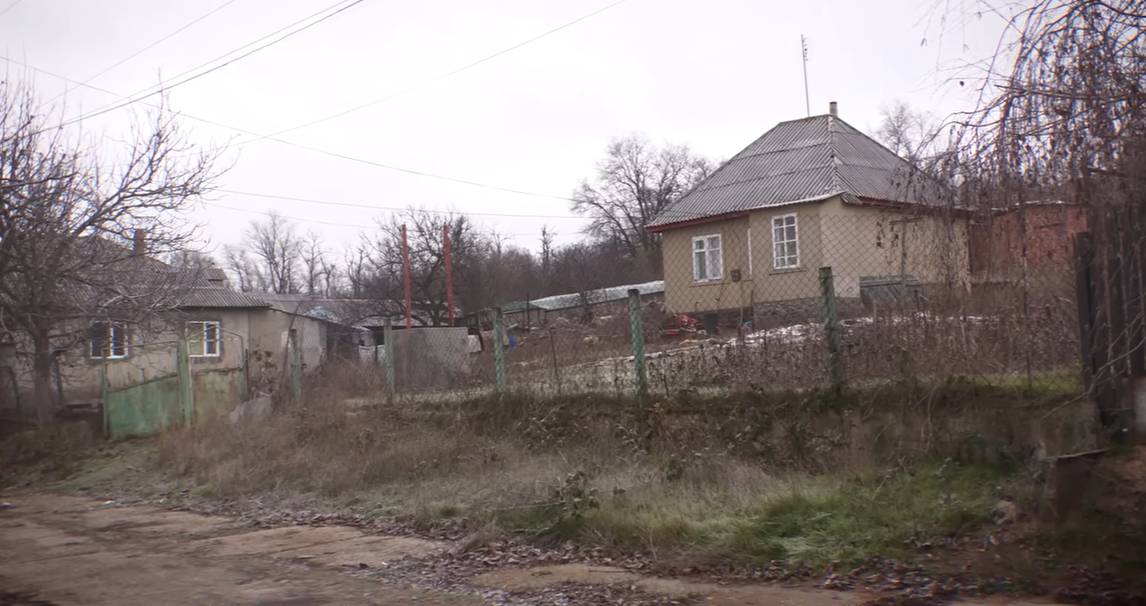 O mamă a trei copii ar fi una dintre victimele îngropate în gospodăria suspectului din Anenii Noi. Muncitor: Eu eram următorul