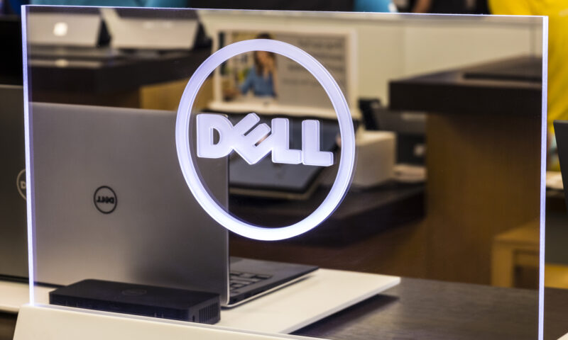 Trump, reclamă pentru Dell din Biroul Oval. Ce s-a întâmplat imediat cu acțiunile companiei