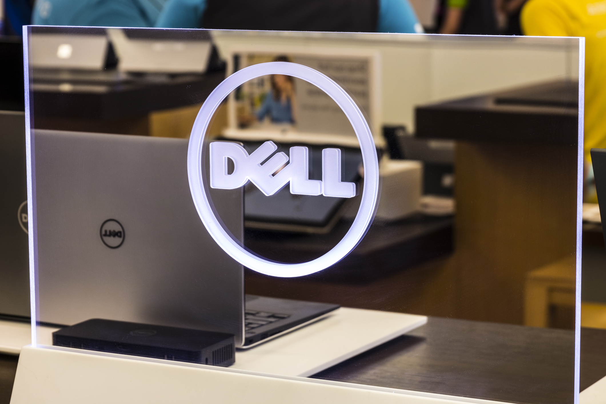 Trump, reclamă pentru Dell din Biroul Oval. Ce s-a întâmplat imediat cu acțiunile companiei