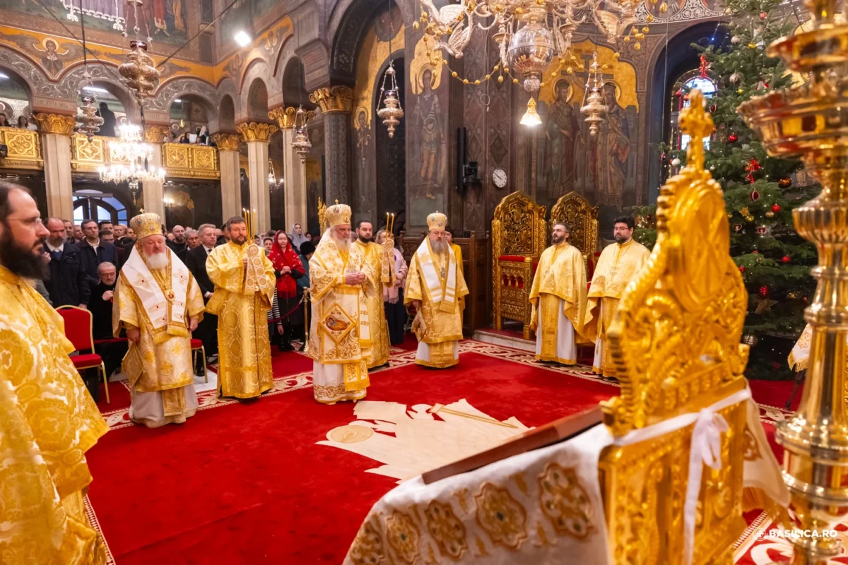 Patriarhul Daniel, la sărbătoarea Nașterii Domnului: „Să oferim lui Hristos aurul credinței și tămâia rugăciunii”