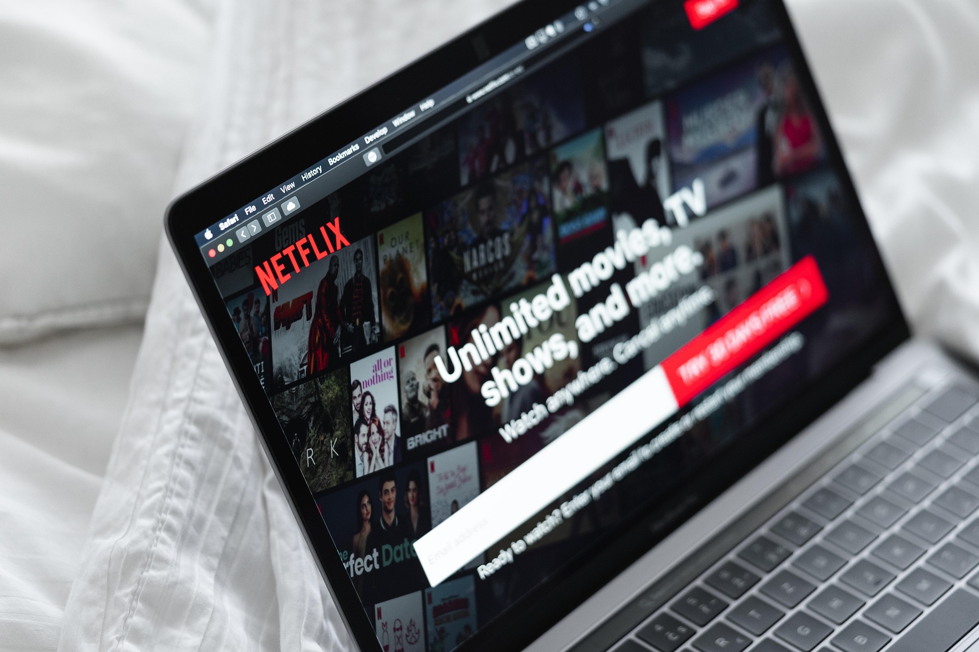 5 thrillere de pe Netflix pe care merită să le vezi. Povești tensionate, mister și răsturnări de situație