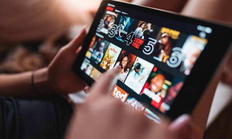 Cele mai bune filme și seriale care apar pe Netflix în iunie