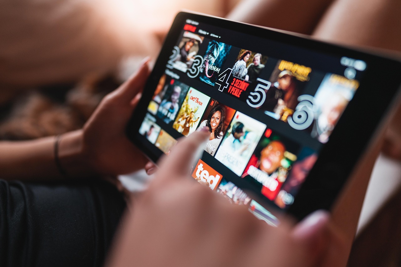 Cele mai populare filme și seriale de pe Netflix
