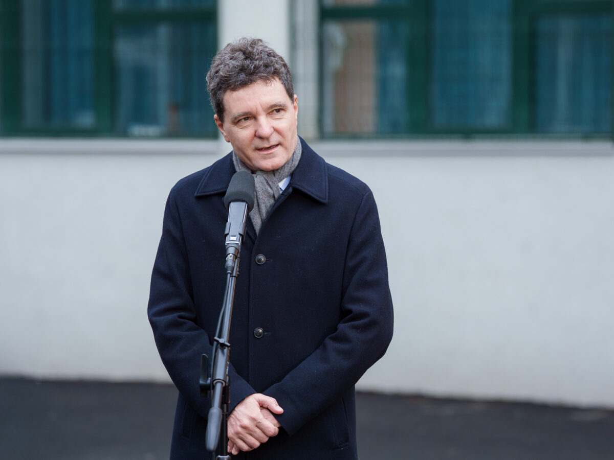 Nicușor Dan se va întâlni cu Emmanuel Macron în Franța. Este prima deplasare externă a președintelui