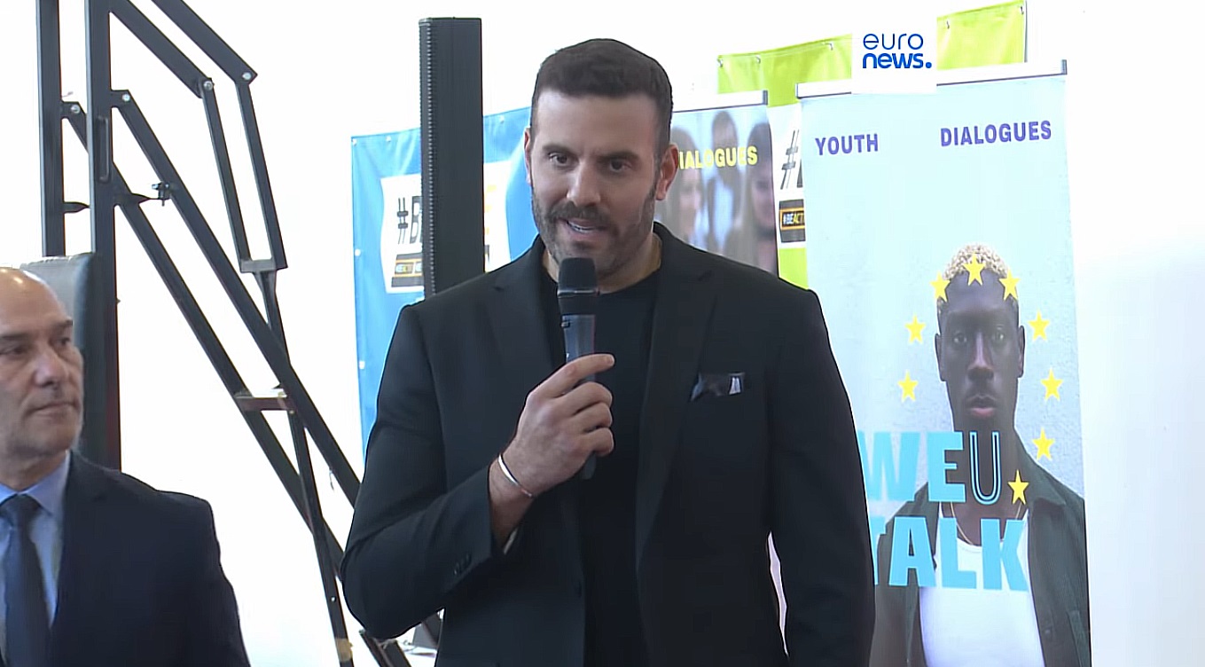 Lovituri în miez de noapte la Strasbourg. Cum a ajuns europarlamentarul Nikos Pappas să fie exclus din Syriza