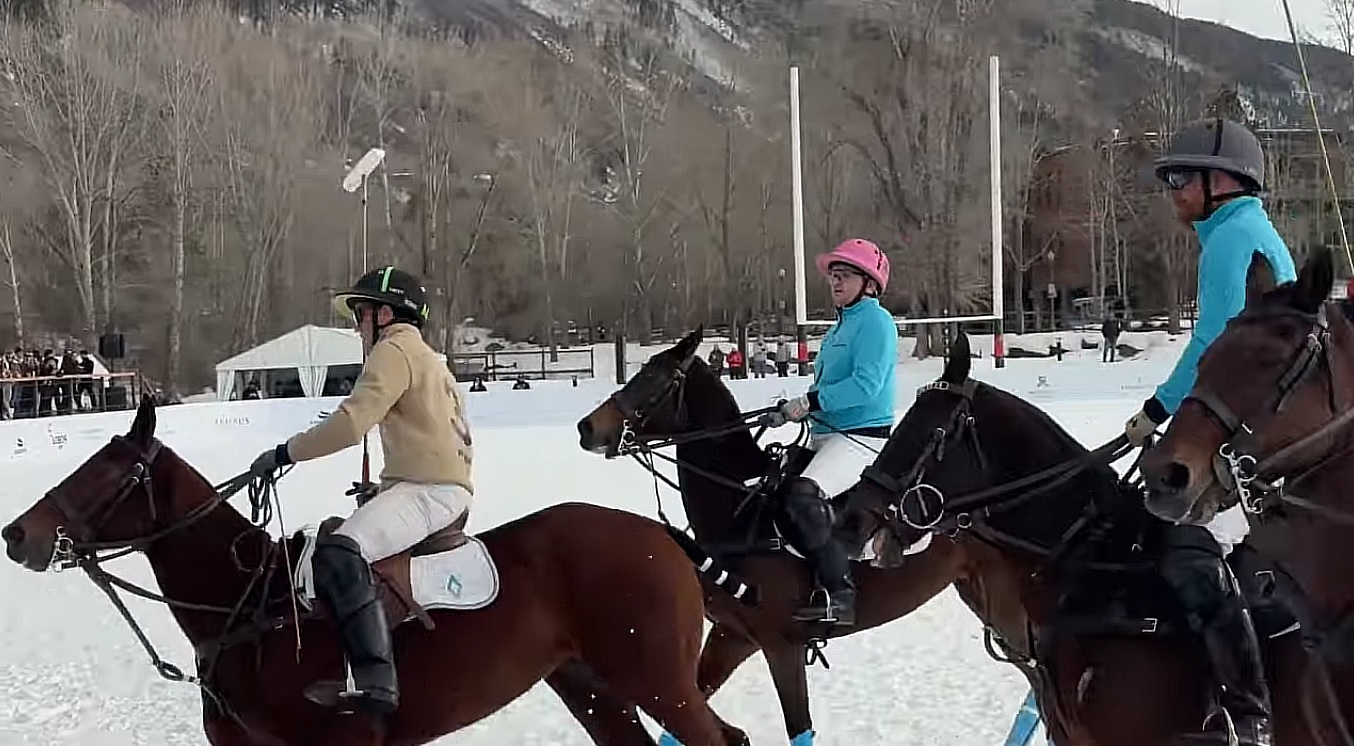 Ducele de Sussex își ia prietenii la polo, în Aspen. Meghan rămâne cu copiii, acasă