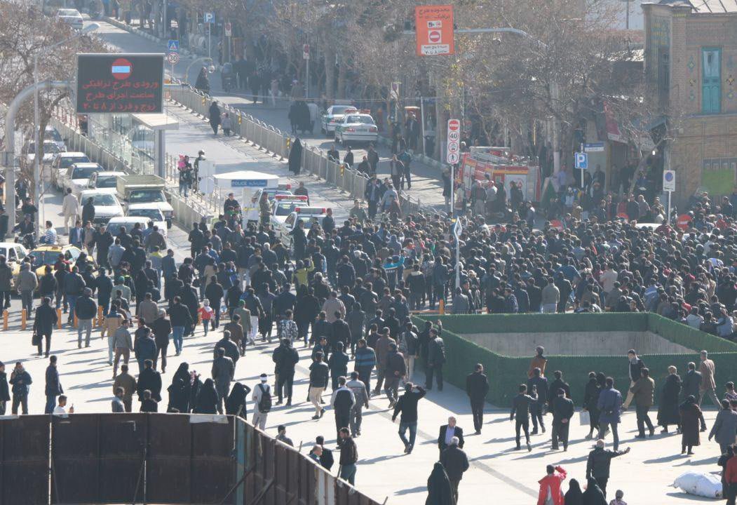 Oamenii de rând din Iran au aclamat atacurile americane. Cum trăiesc acum locuitorii din Teheran: frică, puncte de control și „scuturi umane”