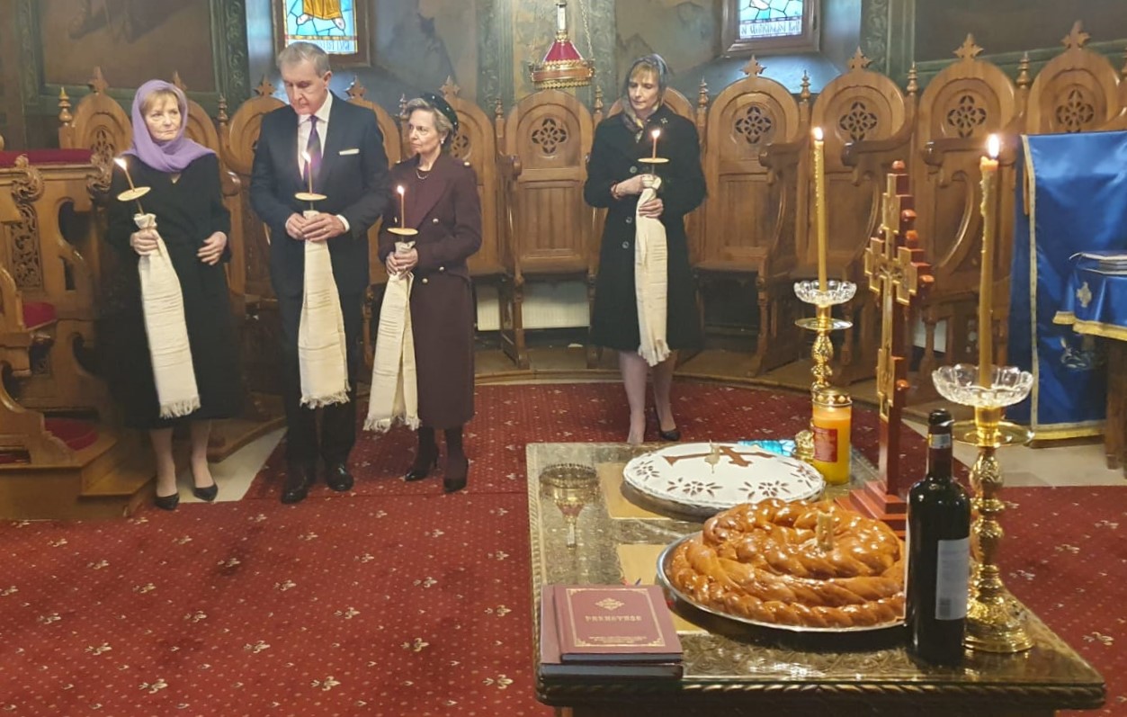 Regele Mihai și Regina Ana, comemorați discret în centrul Capitalei. Familia Regală a participat la slujba ținută la Mânăstirea Antim. Exclusiv