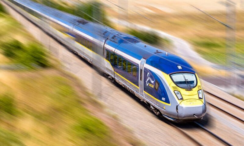 CFR suplimentează trenurile spre litoral de 1 Mai, dar cu restricții în Costinești