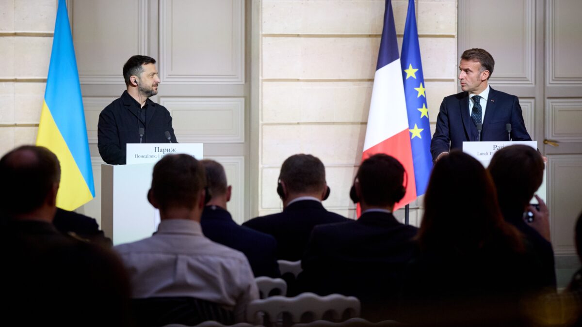 Macron evită să „dea lecții Ucrainei” în scandalul corupției: „Adevărata dictatură este la Moscova”