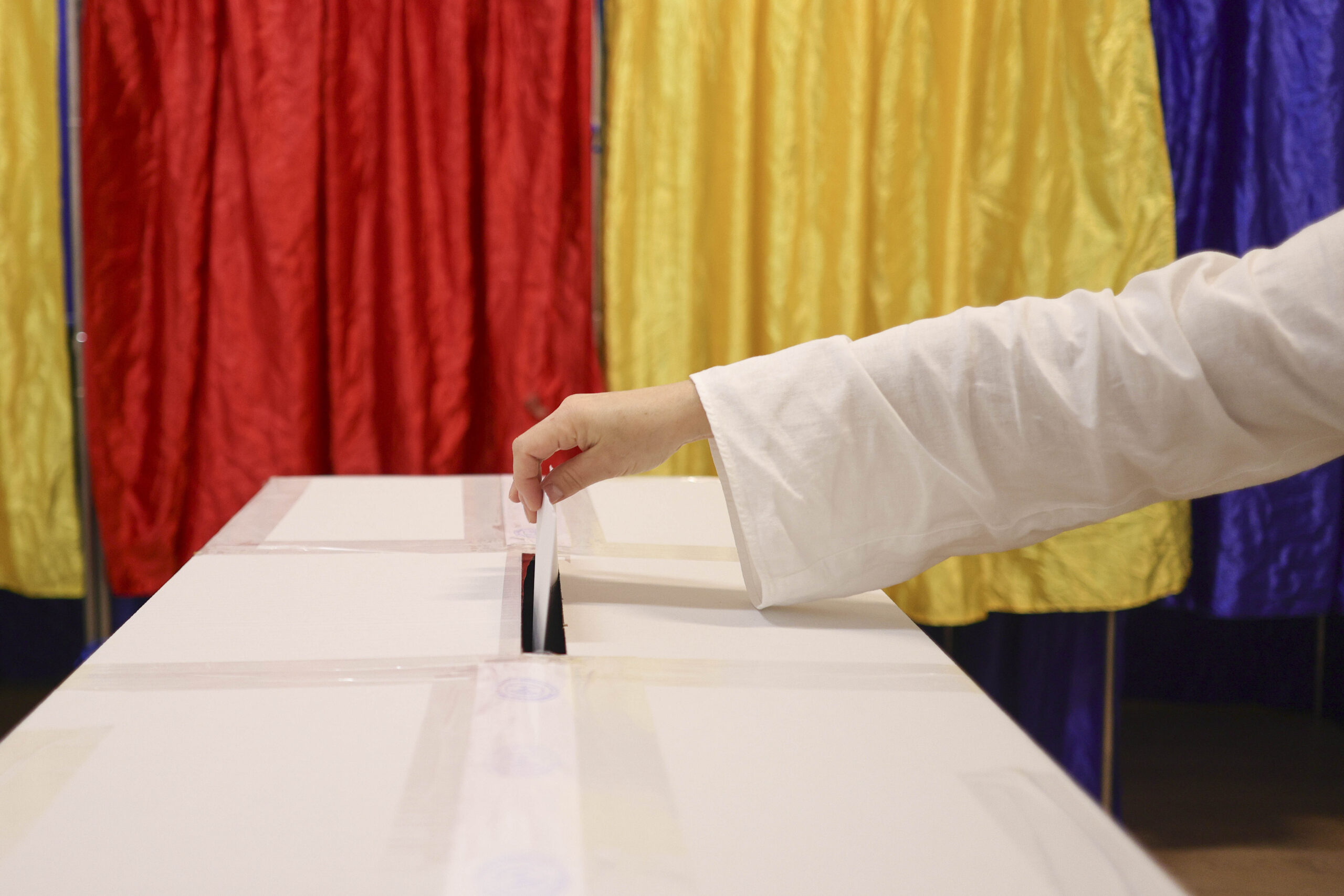 Cum arată noua hartă politică. Cu cine ar vota românii la alegerile parlamentare. Sondaj CURS