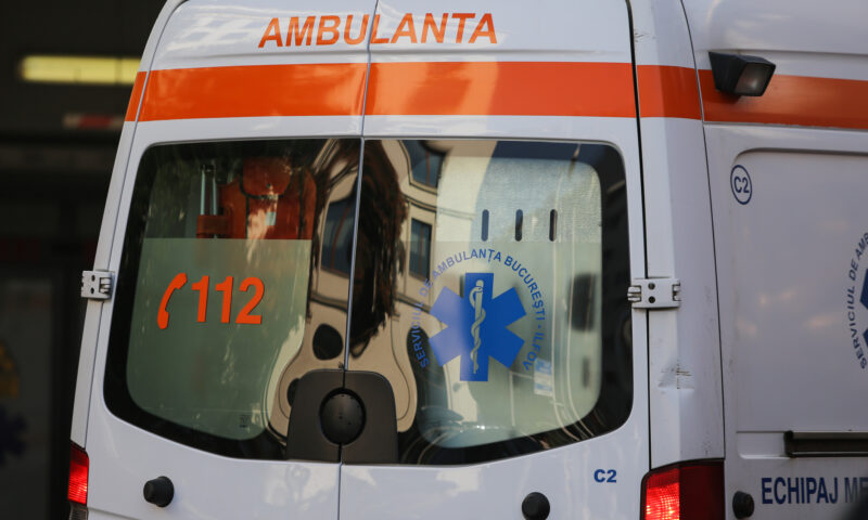 Tânăr găsit mort într-o clinică din București. Pistele analizate de anchetatori