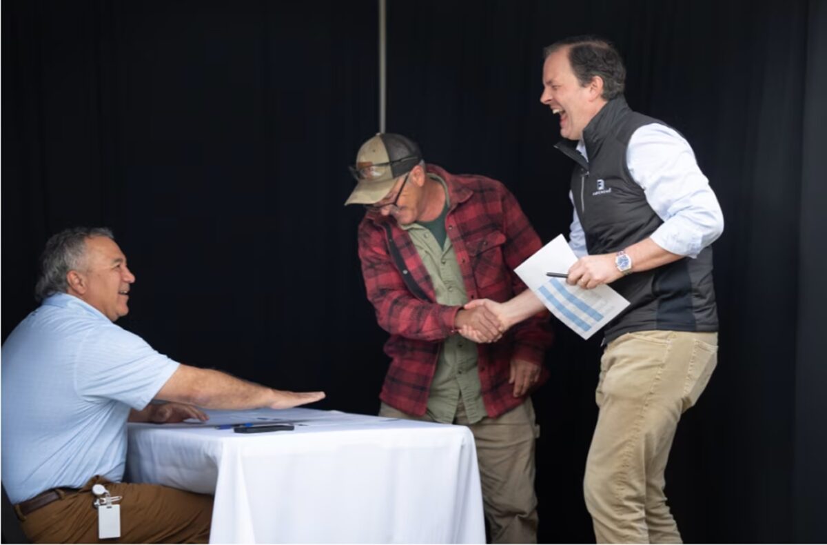 Adevăratele prime de Crăciun. Cadouri de aproape jumătate de milion de dolari pentru fiecare angajat