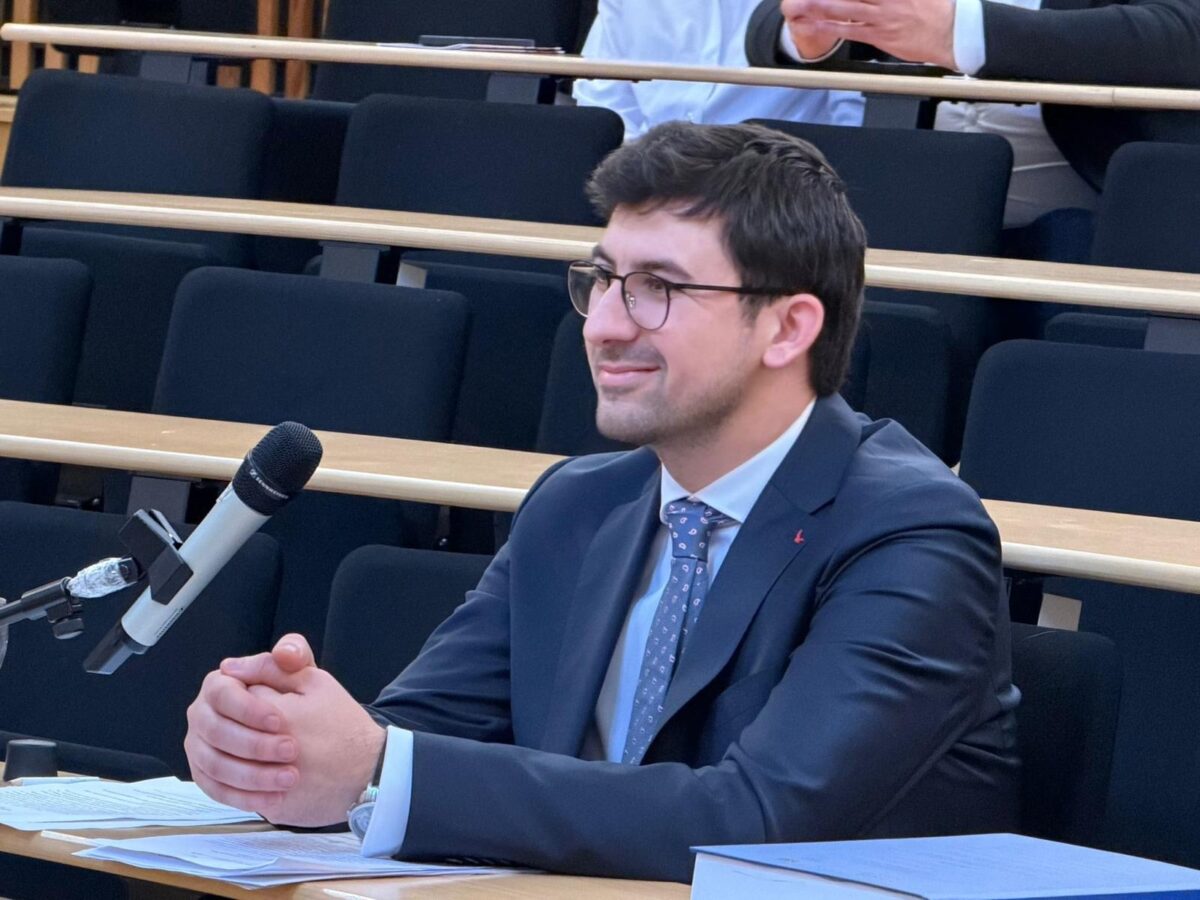 Dreptul penal în era algoritmilor. Teza de doctorat a avocatului ieșean Cătălin Boacnă, primită cu aplauze în Franța