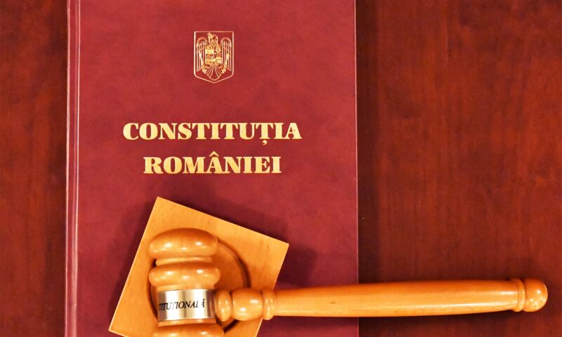 Scandalul consilierii psihologice obligatorii pentru minori ajunge la CCR. De ce este acuzat statul că intervine brutal în viața de familie