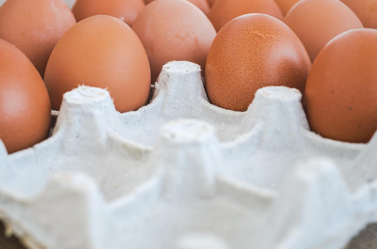 Masa de Sărbători, tot mai scumpă. Cât a ajuns să coste un cofraj de ouă