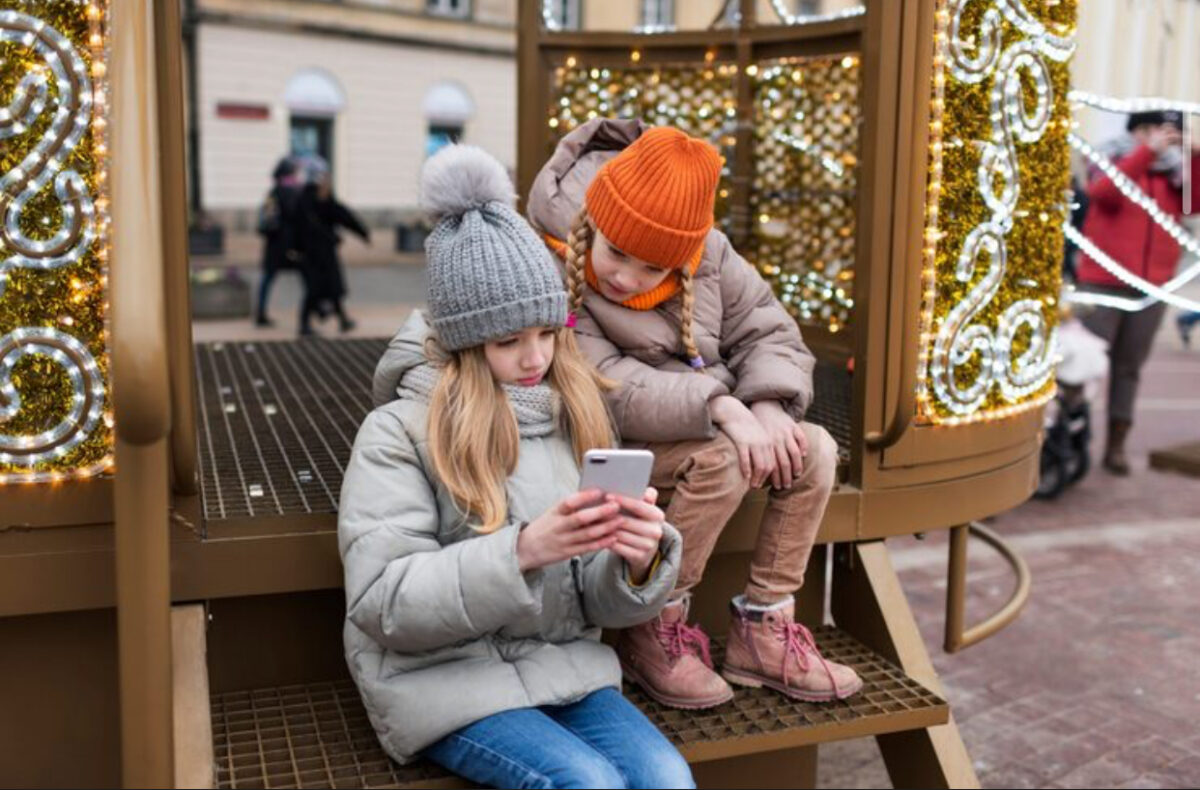 Cătălin Predoiu avertizează asupra riscurilor interdicțiilor online pentru minori și pledează pentru educație digitală