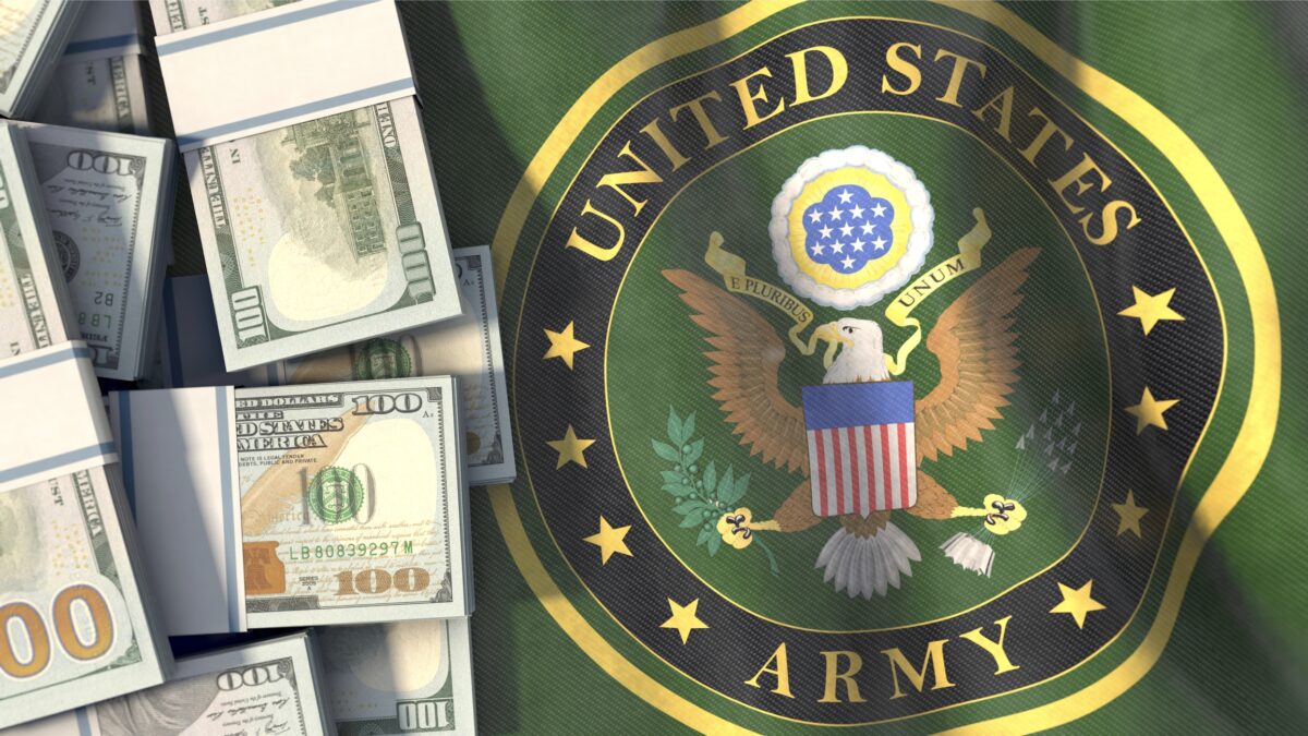 Militarii americani primesc mii de dolari de la Trump. Detalii despre „dividendul războinicilor”