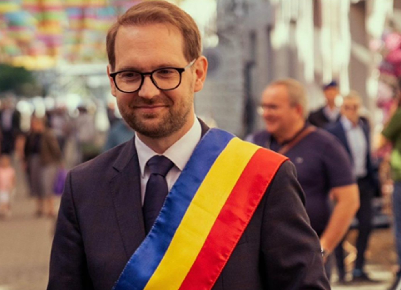 Dominic Fritz depune jurământul pentru cetățenia română. Liderul USR s-a încurcat la recitarea Imnului