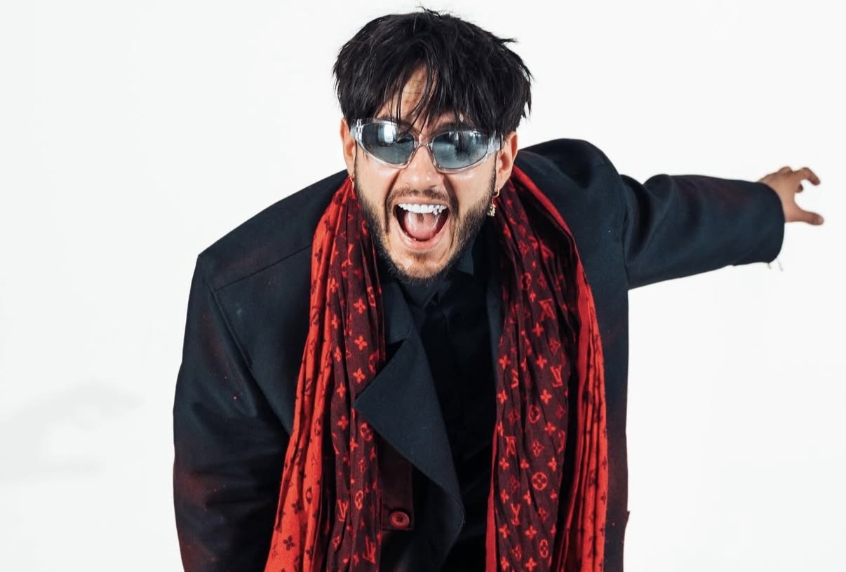 Johny Romano despre aventura cu mascații: M-au mirosit câinii 2 ore