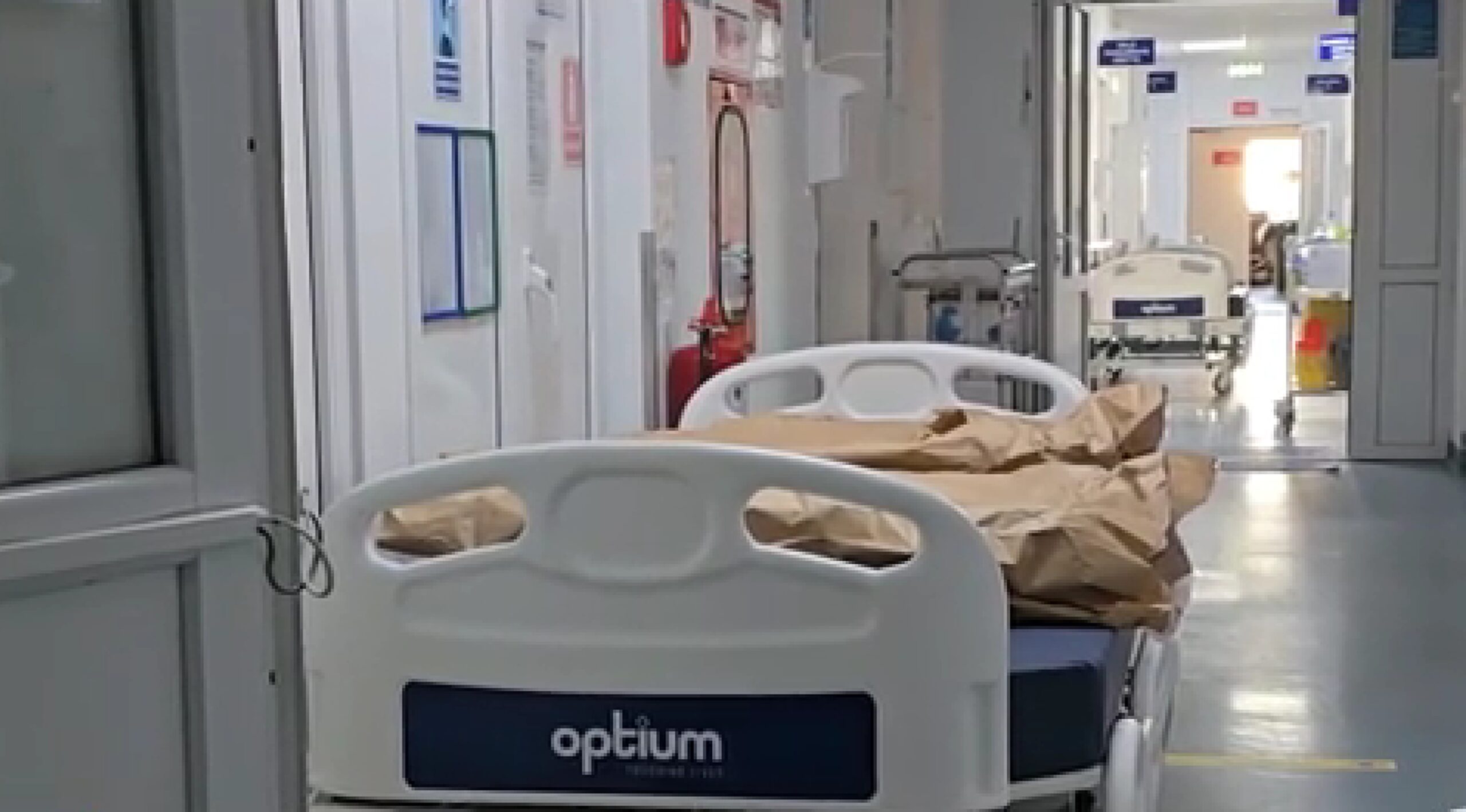 Spitalul Județean Botoșani, investiție în paturi noi care nu încap pe ușile saloanelor