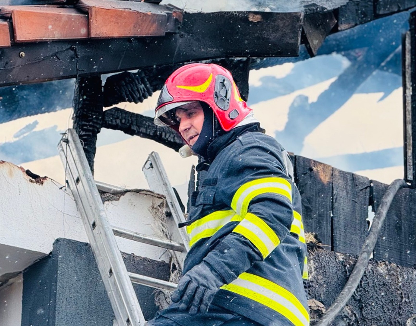 Pompieri Incendiu
