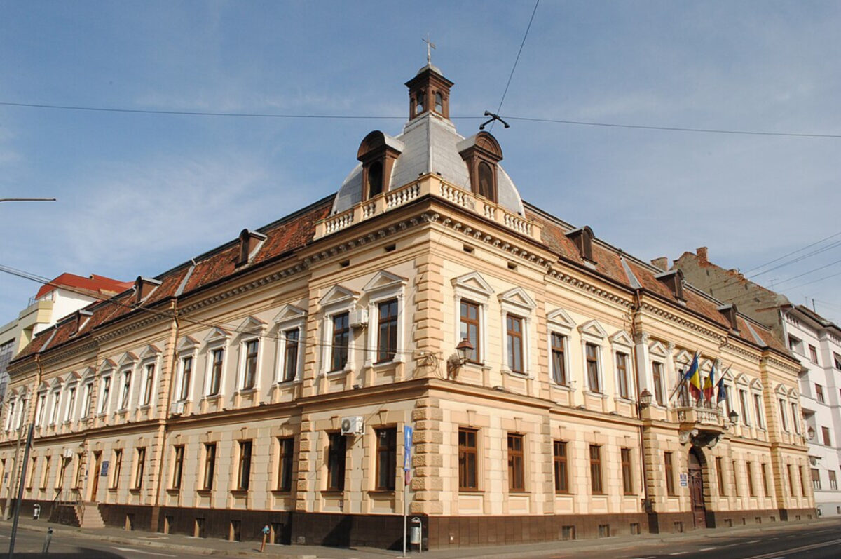 Prefectura din Sibiu, evacuată din cauza mirosului de gaz. Serviciile de permise și pașapoarte, suspendate
