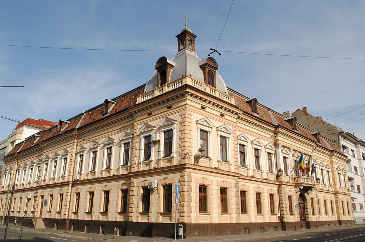 Prefectura din Sibiu, evacuată din cauza mirosului de gaz. Serviciile de permise și pașapoarte, suspendate