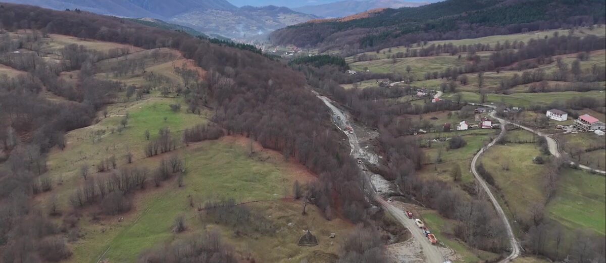 Lucrările la tunelul de pe Autostrada București-Pitești avansează. Se lucrează pe un teren dificil