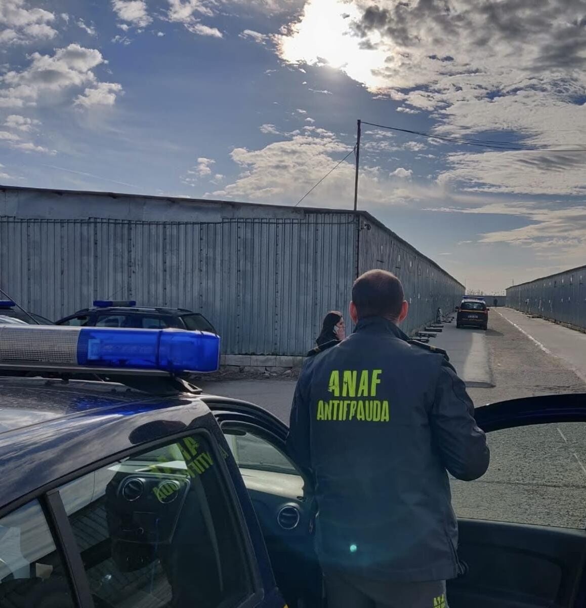 Inspectori ANAF din București, condamnați după ce au recunoscut la DNA că au luat mită