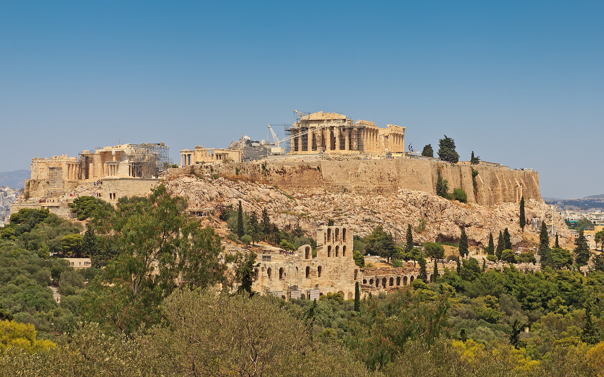 De ce este interzisă purtarea tocurilor pe anumite situri istorice din Grecia