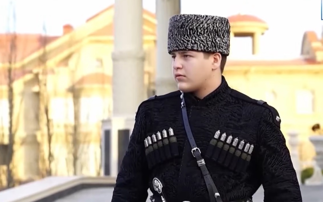 Fiul lui Ramzan Kadîrov, în stare critică după un accident grav. A fost transport, de urgență, la Moscova