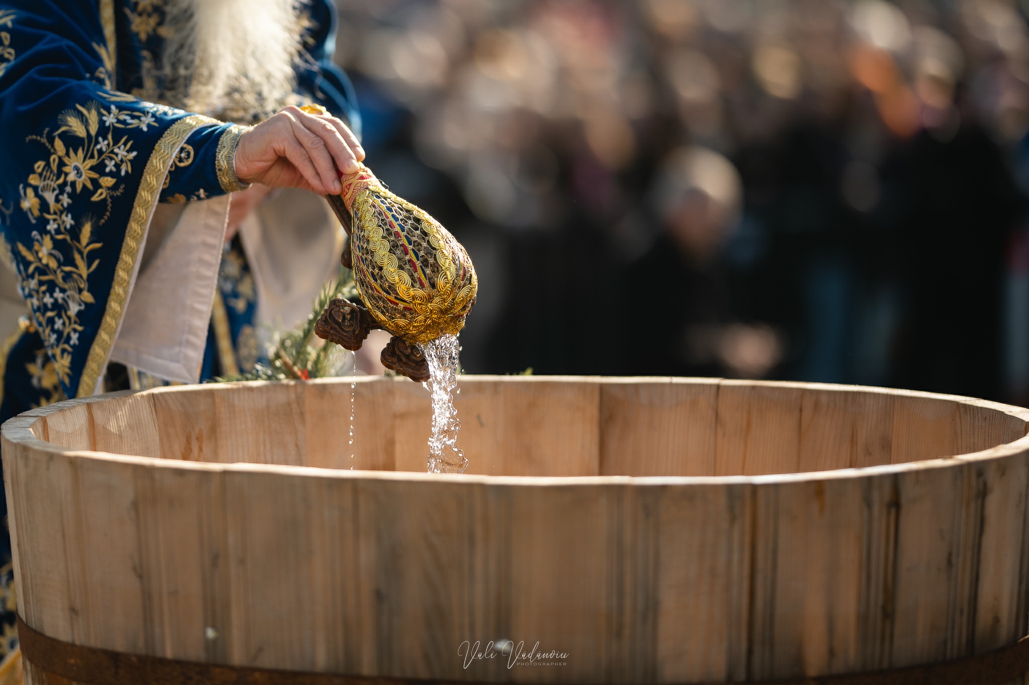 Cum se consumă Agheasma Mare, potrivit rânduielii bisericești. Explicațiile unui preot pentru credincioși