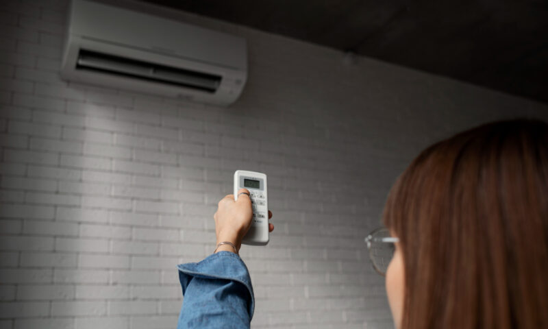 Cel mai scump curent din Europa: România va plăti peste 4.200 de lei pe MWh luni seară, pe fondul caniculei