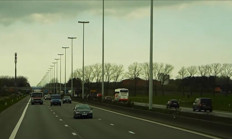 Ce mașini nu pot circula pe autostradă și ce modificări sunt analizate pentru Programul Rabla în 2026