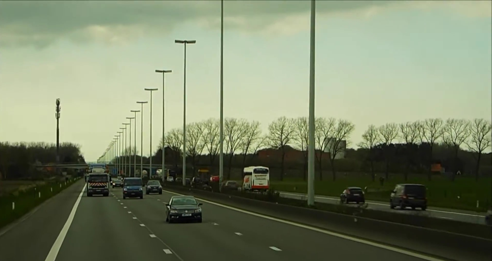 Ce mașini nu pot circula pe autostradă și ce modificări sunt analizate pentru Programul Rabla în 2026